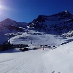 Abadia Del Pirineo 호텔