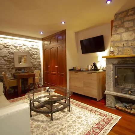 Abadia Del Pirineo Otel