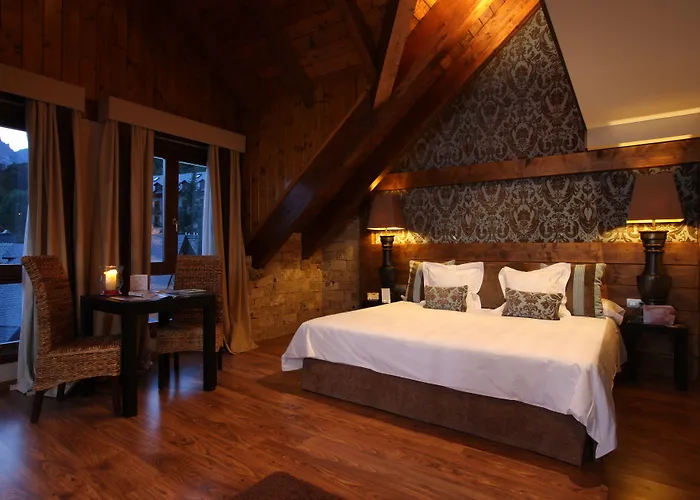 Abadia Del Pirineo Tramacastilla de Tena